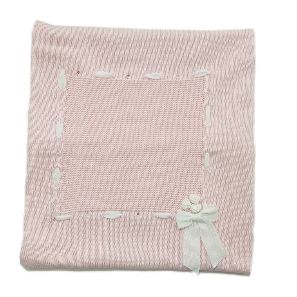 Coperta in filo 100% cotone con rose applicate e fiocco