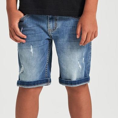 Bermuda bambino in jeans con piccoli strappi